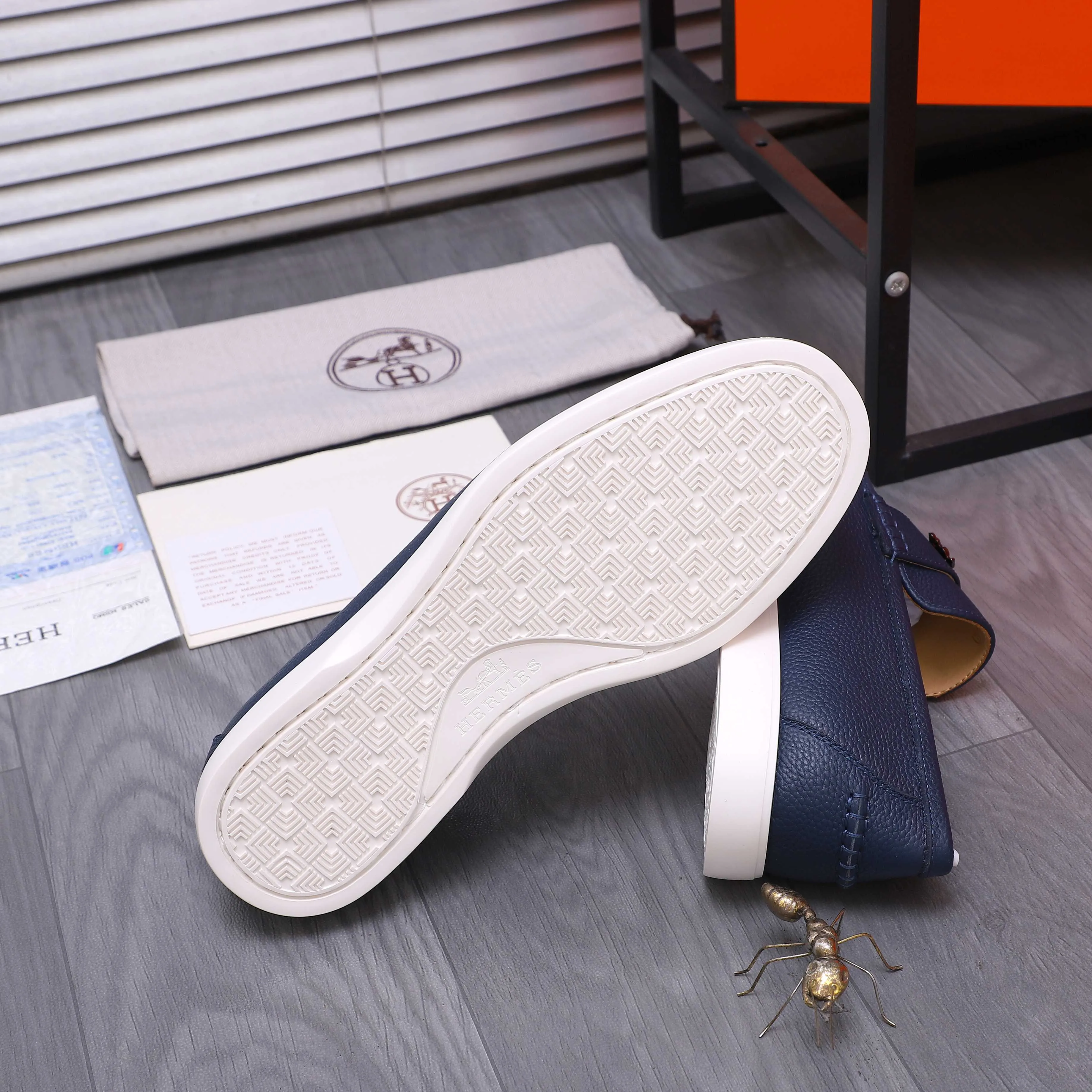 Men's shoes 💰p560 Product trademark: HERMES "Hermes" casual slip-on men's shoes. Regular size: 38-46 (45.46 is custom-made and non-returnable) Product materials: Selected pebbled cowhide upper, cowhide lining, original foam rubber ultra-light sole
